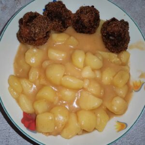 savanyú krumplifőzelék rántással