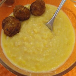 hagyományos sárgaborsó-főzelék